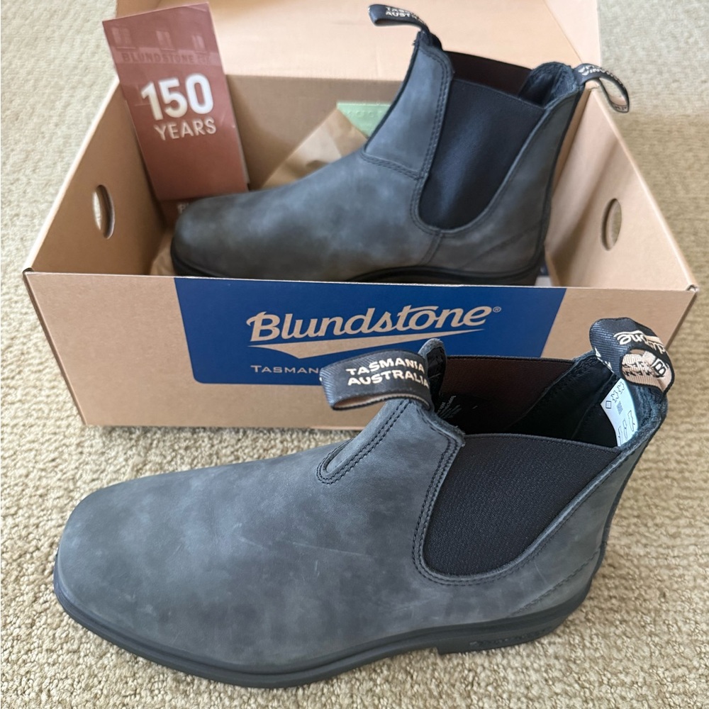 NWT Blundstone Rustic Black Dress Chelsea Boots